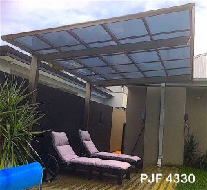 Single basic Pool Side Cantilever Patio by Cantaport